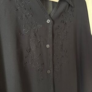 Laura Scott Embroidered Square button down blouse Size 14